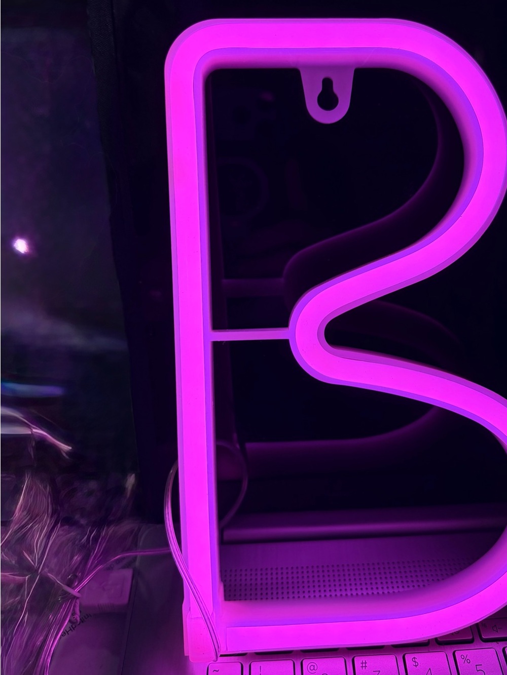 Pink LED Neon Letter B Sign – Accent Light for Rooms NIB A80